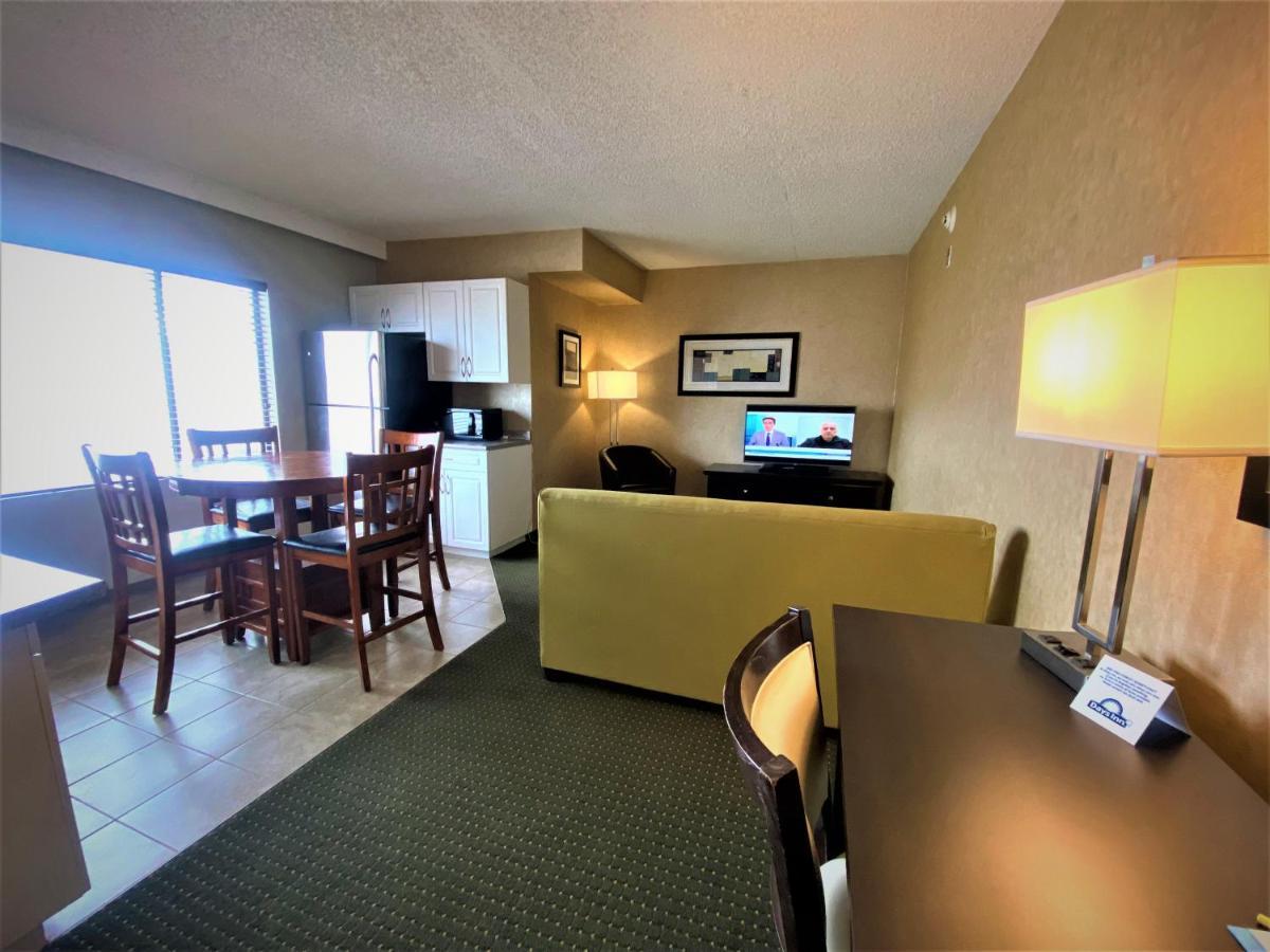 Days Inn By Wyndham Cranbrook Conference Centre Esterno foto