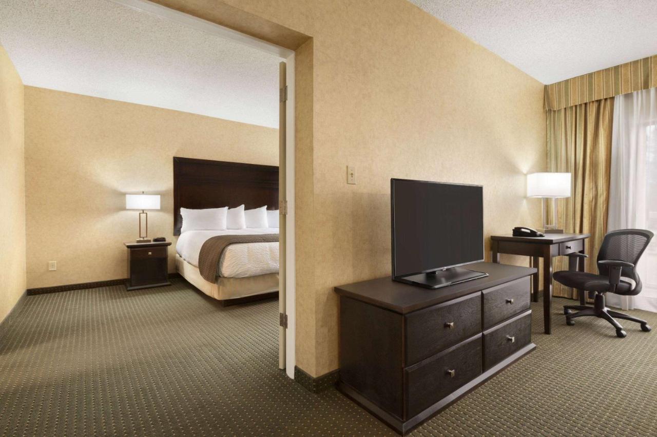Days Inn By Wyndham Cranbrook Conference Centre Esterno foto