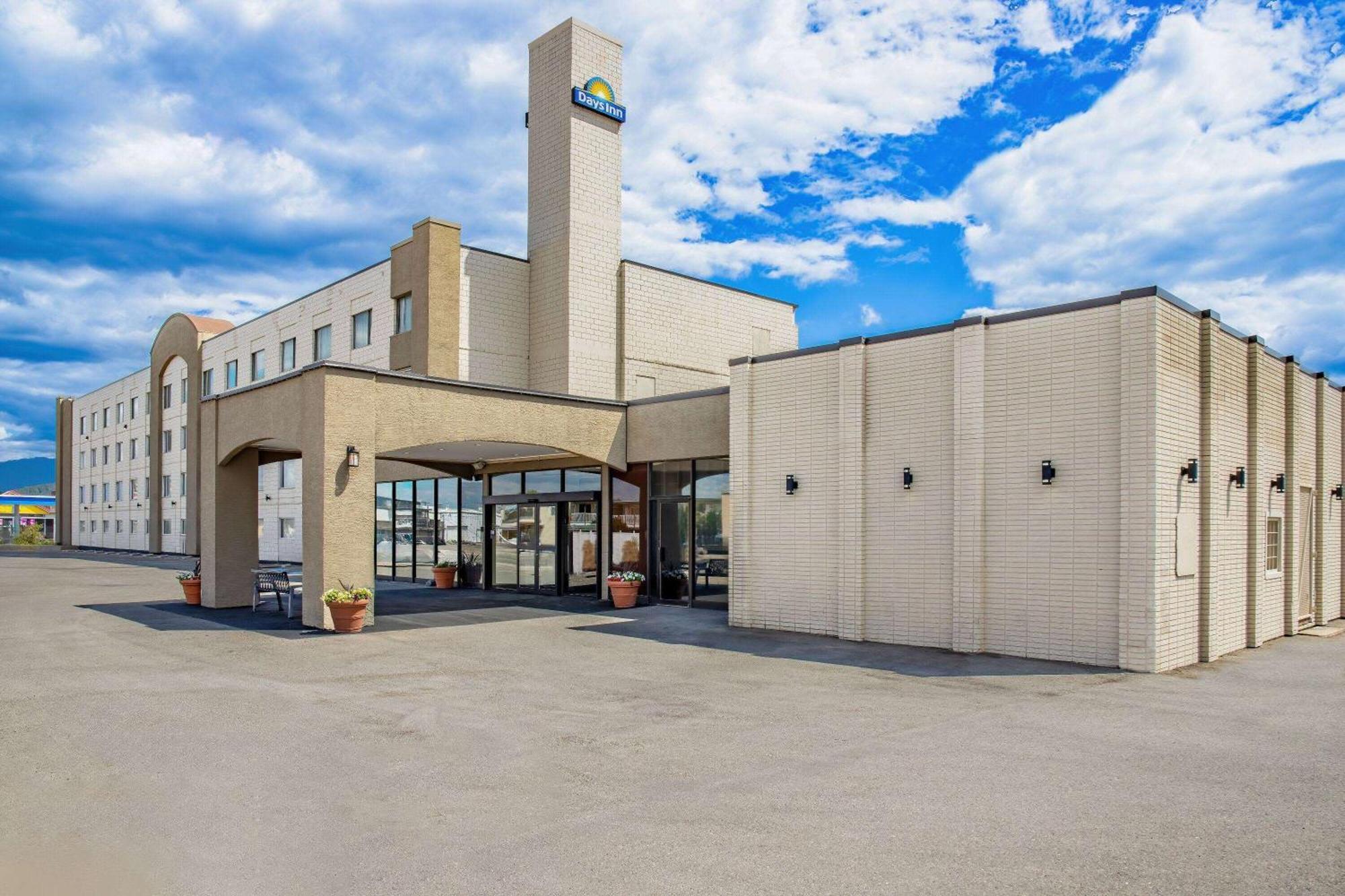 Days Inn By Wyndham Cranbrook Conference Centre Esterno foto